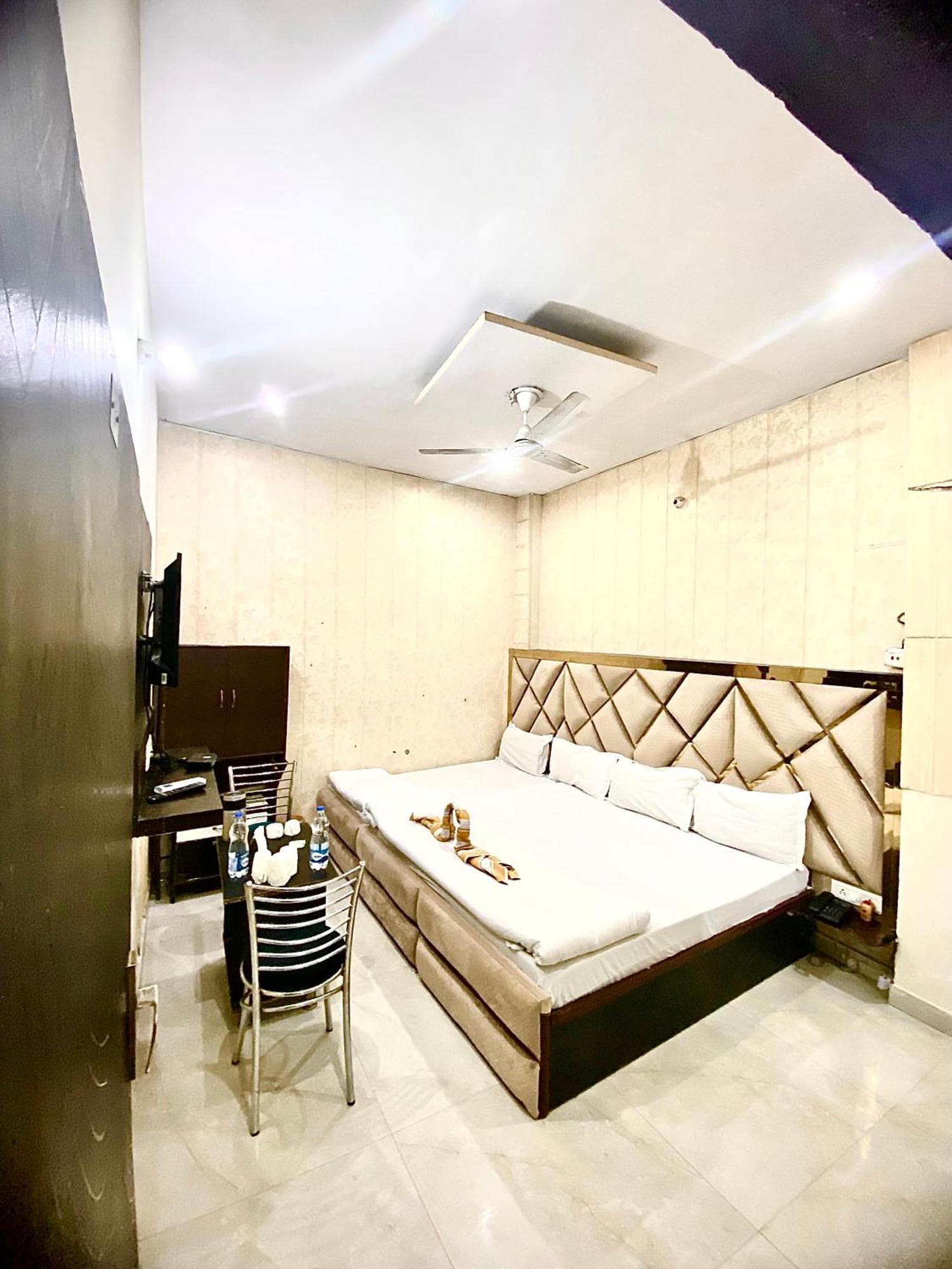 Swaran Hotel 阿姆利则 外观 照片